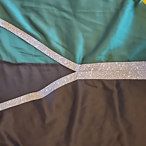 Green And Black Tunic Size 2XL - Picture 5 of 9